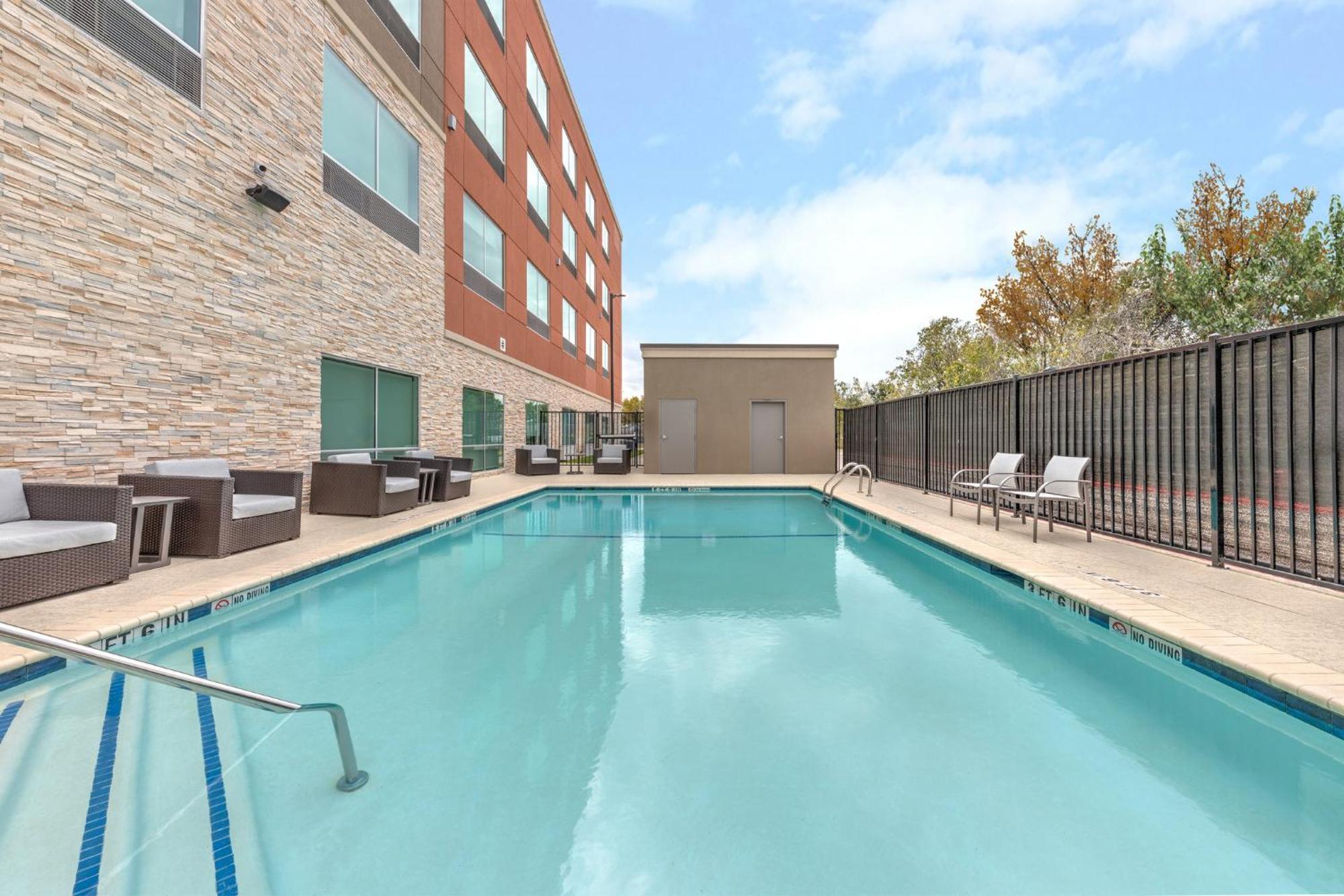 Holiday Inn Express & Suites Austin Airport East By Ihg Exteriér fotografie