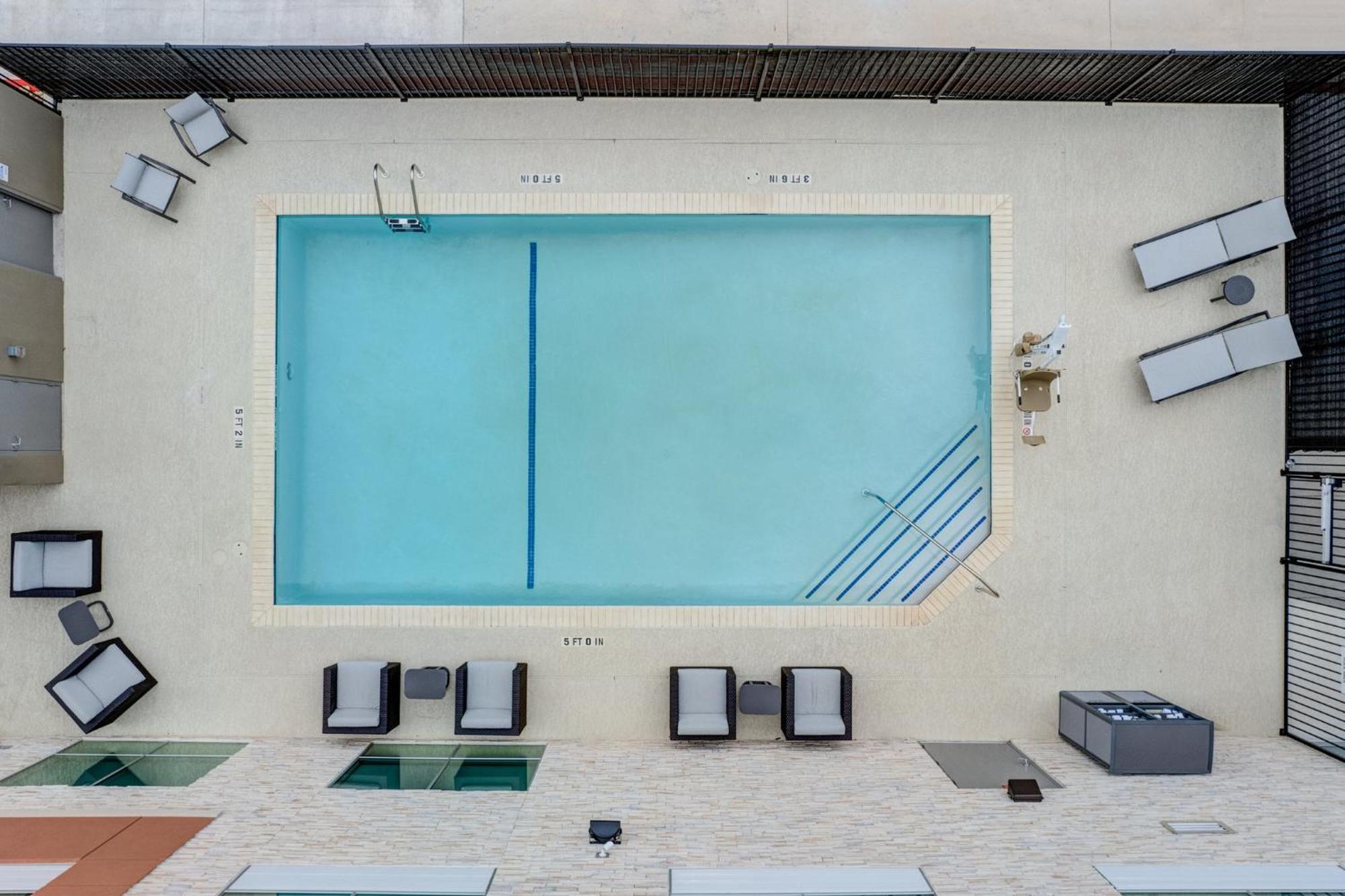 Holiday Inn Express & Suites Austin Airport East By Ihg Exteriér fotografie